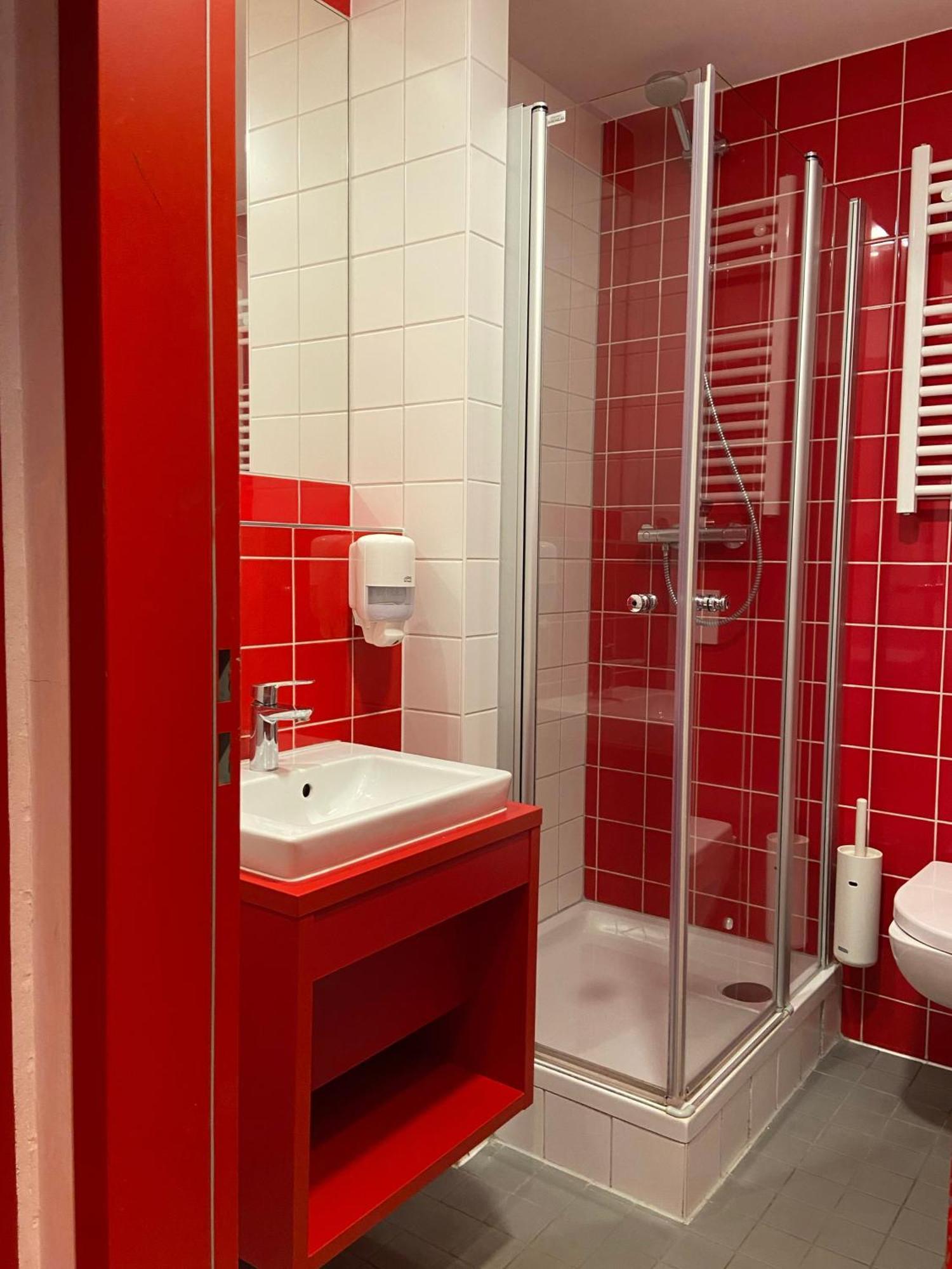 Quadruple Room Bathroom